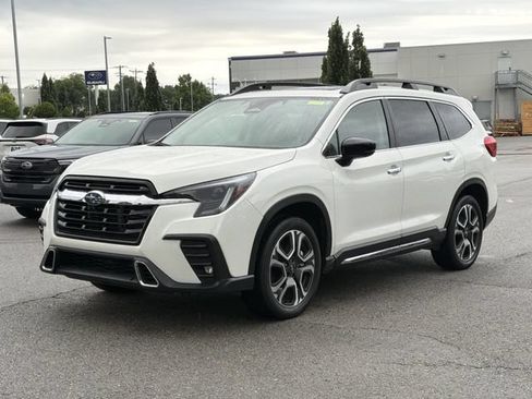 Used 2025 Subaru Ascent Touring AWD/4WD image 7