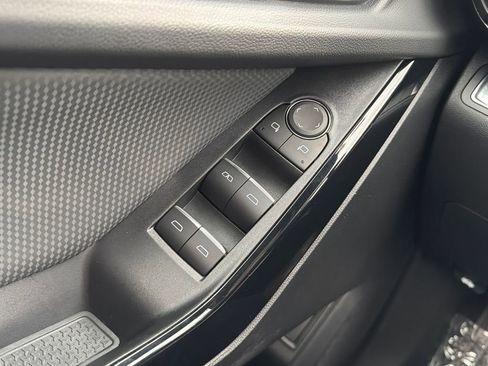 Used 2025 Chevrolet Equinox RS w/ Safety and Technology Package image 11