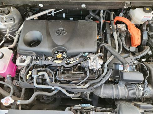 Used 2024 Toyota RAV4 XSE AWD/4WD image 33