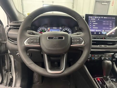 Used 2026 Jeep Compass Limited AWD/4WD image 13