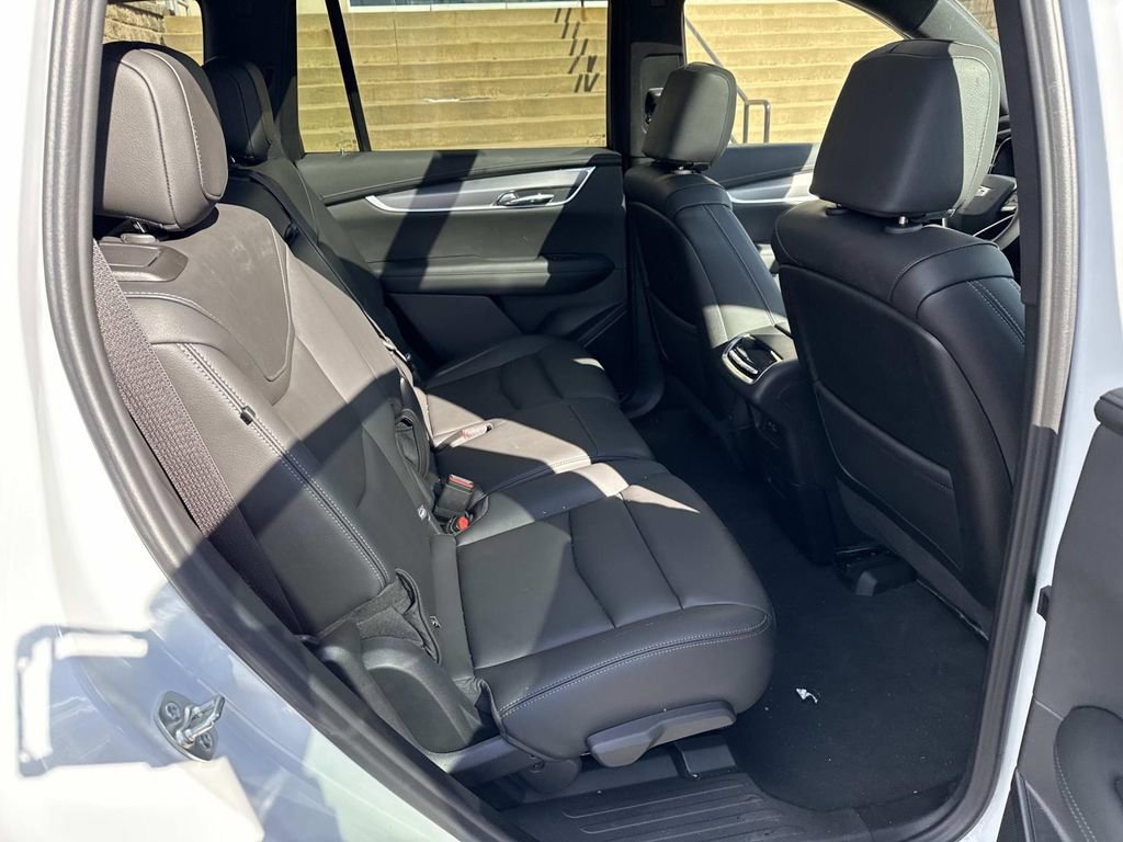 New 2025 Cadillac XT6 Luxury FWD image 11