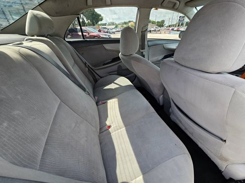 Used 2013 Toyota Corolla LE FWD image 13