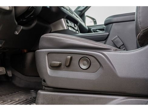 Used 2022 Chevrolet Suburban Z71 image 18