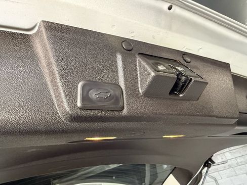 Used 2016 Chevrolet Traverse LT AWD/4WD image 20