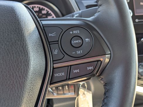 Used 2023 Toyota Camry SE image 12