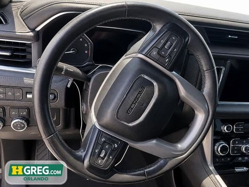 Used 2021 GMC Yukon Denali w/ Denali Premium Package AWD/4WD image 10
