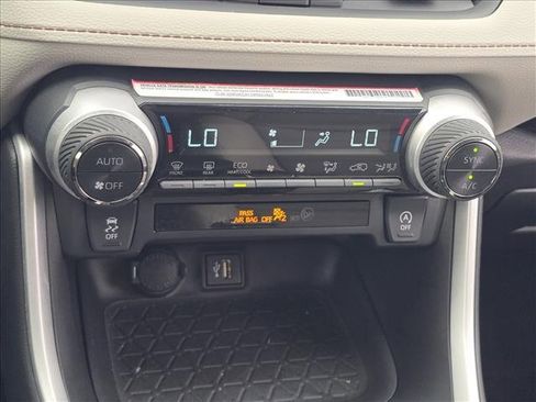 Used 2024 Toyota RAV4 XLE Premium image 23