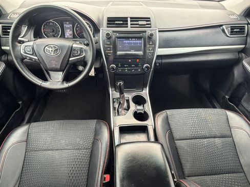 Used 2015 Toyota Camry SE FWD image 17