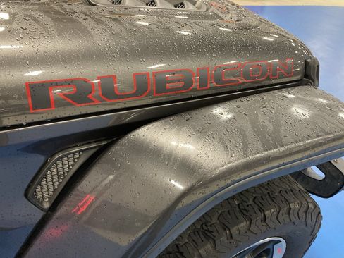Used 2018 Jeep Wrangler Unlimited Rubicon AWD/4WD image 9