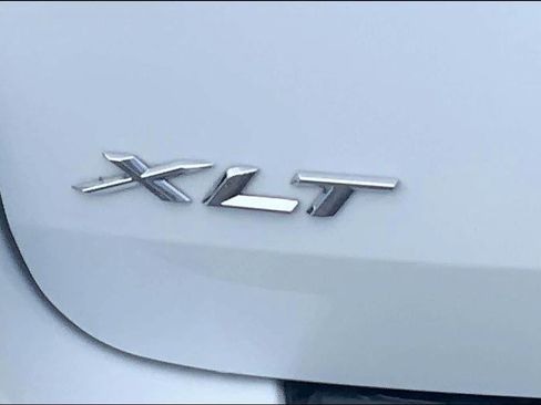 Used 2022 Ford Explorer XLT RWD image 10
