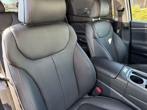 Used 2023 Hyundai Santa Fe Limited image 29