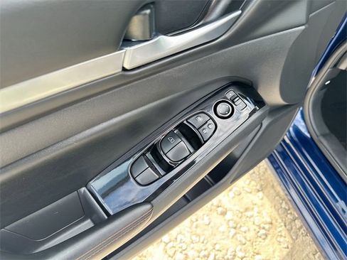 Used 2024 Nissan Altima 2.5 SR image 19