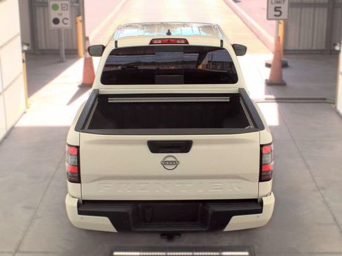 Certified 2025 Nissan Frontier SV w/ SV Convenience Package RWD image 7