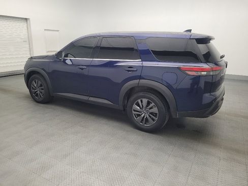 Used 2022 Nissan Pathfinder S image 3