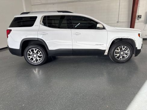 Used 2020 GMC Acadia SLT w/ Driver Alert Package II AWD/4WD image 3