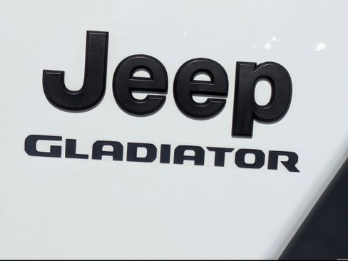 Used 2020 Jeep Gladiator Sport w/ Trailer Tow Package image 11