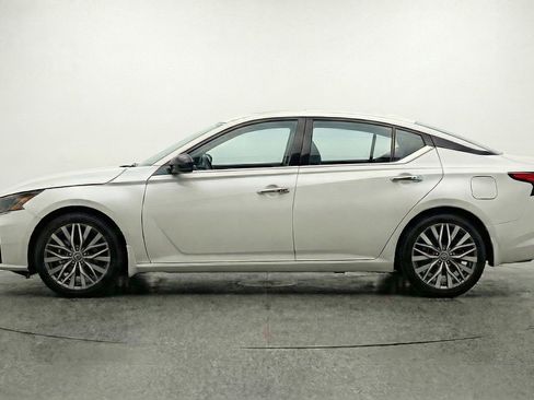 Used 2025 Nissan Altima 2.5 SV image 5