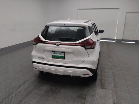 Used 2022 Nissan Kicks S image 7