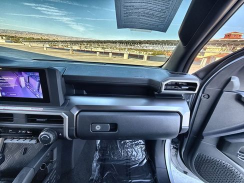 Used 2025 Toyota 4Runner SR5 image 28