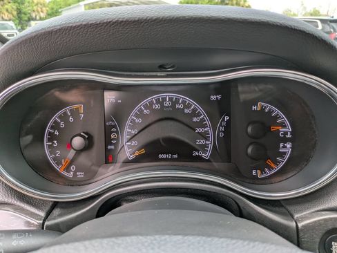 Used 2018 Jeep Grand Cherokee Laredo RWD image 33