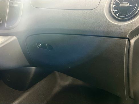 Used 2023 Mercedes-Benz Metris image 33