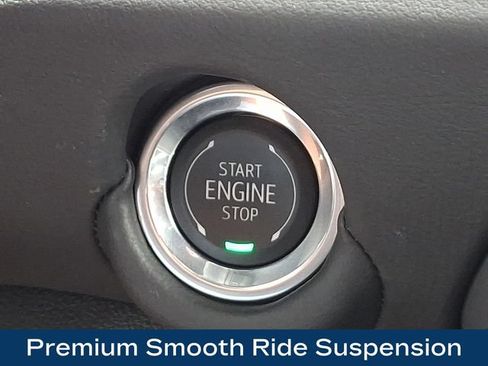 Used 2025 Chevrolet Suburban Z71 AWD/4WD image 17