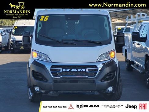 Used 2025 RAM ProMaster 2500 w/ U-Haul Equipment Group FWD image 2