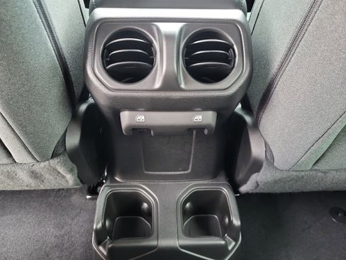 New 2025 Jeep Gladiator Willys image 30