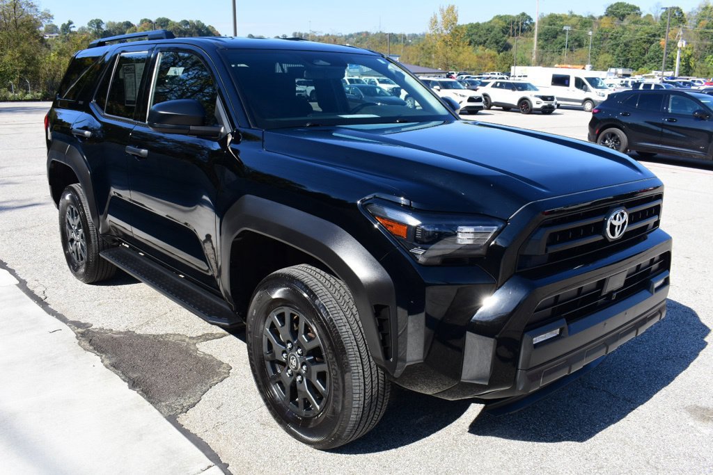Used 2025 Toyota 4Runner SR5 AWD/4WD image 4