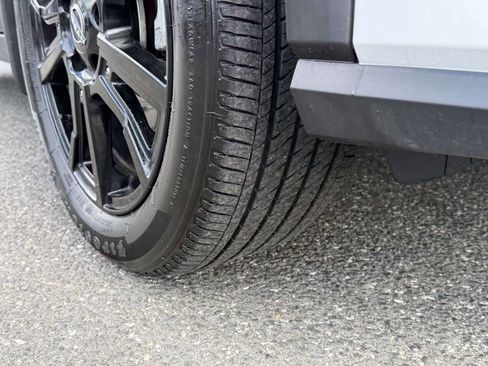 Used 2023 Nissan Kicks SR w/ SR Premium Package image 13