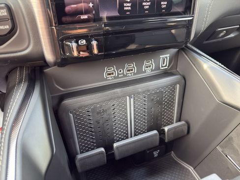 Used 2025 RAM 2500 Power Wagon AWD/4WD image 25