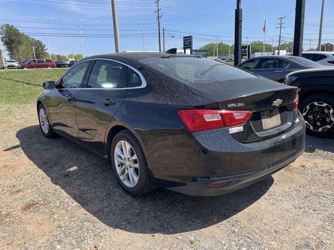 Used 2017 Chevrolet Malibu LT image 4