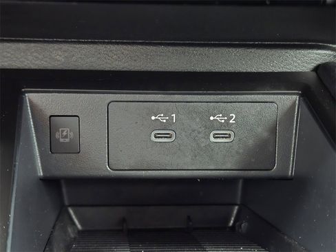 Used 2025 Nissan Kicks SR image 23