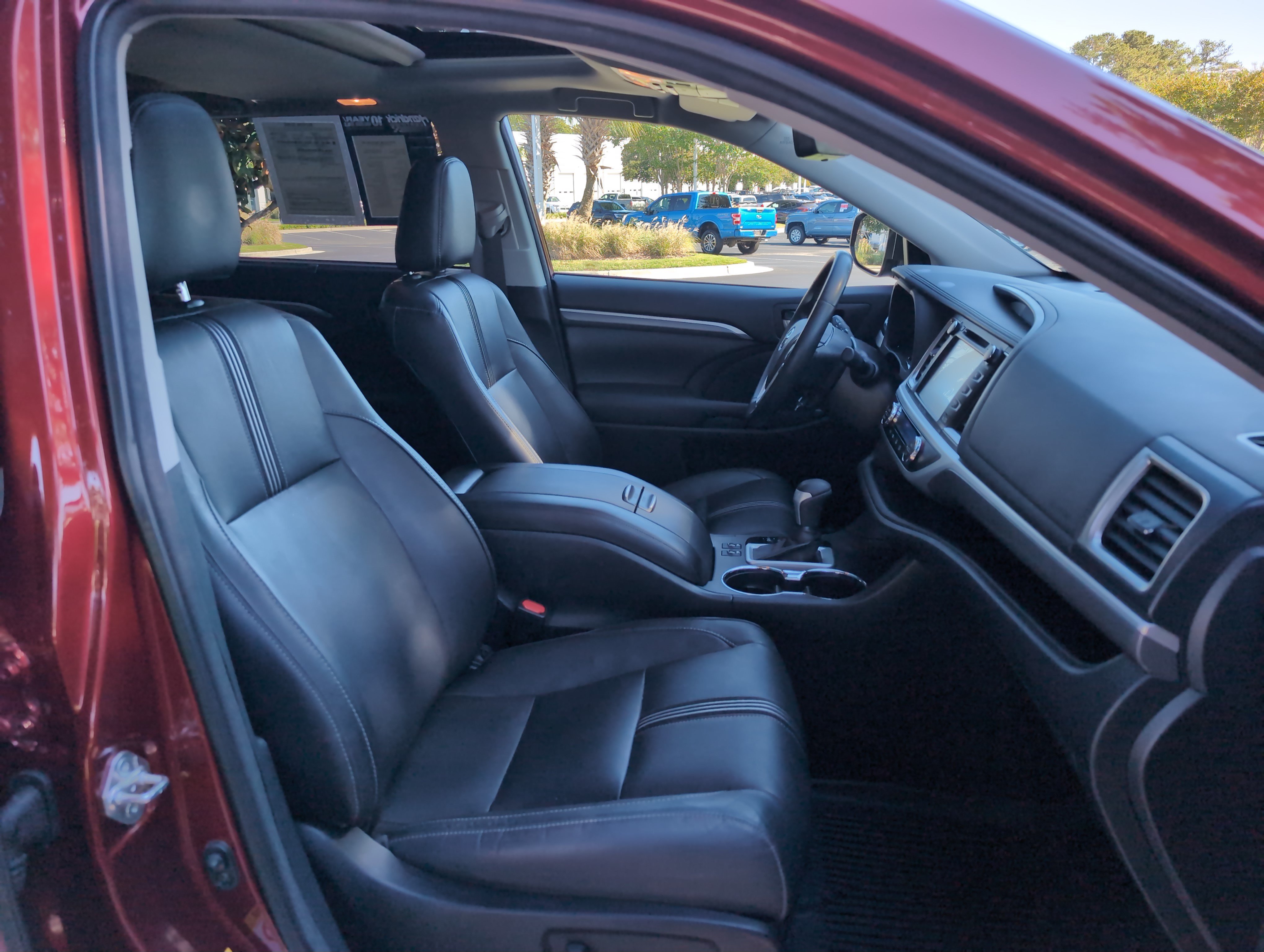 Used 2018 Toyota Highlander SE AWD/4WD image 34