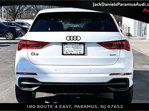 Used 2025 Audi Q3 2.0T Premium w/ Convenience Package image 4