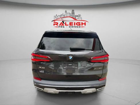Used 2021 BMW X5 xDrive40i w/ Premium Package image 3