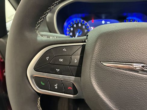 Used 2026 Chrysler Pacifica Select FWD image 25
