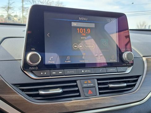 Used 2024 Nissan Altima 2.5 SV image 10