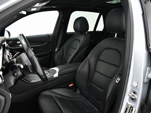 Used 2021 Mercedes-Benz GLC 300 4MATIC image 19