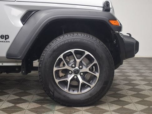 Used 2024 Jeep Wrangler Unlimited Sport AWD/4WD image 29