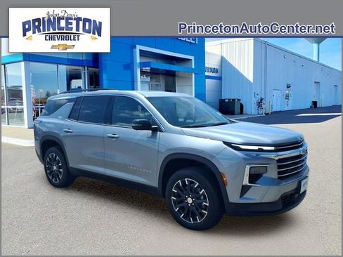 New 2026 Chevrolet Traverse LT w/ Sun and Wheel Package AWD/4WD image 1