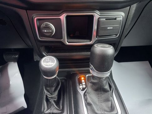 Used 2021 Jeep Wrangler Unlimited Sport image 27