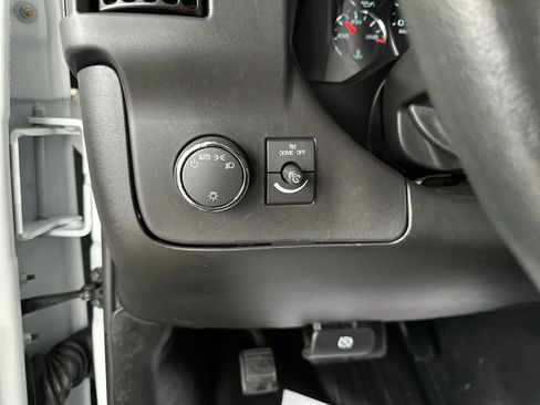 Used 2024 Chevrolet Express 2500 w/ Driver Convenience Package RWD image 16