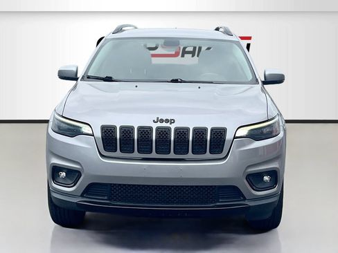 Used 2019 Jeep Cherokee Latitude Plus AWD/4WD image 2
