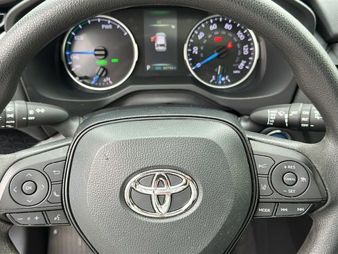 Used 2021 Toyota RAV4 XLE w/ Convenience Package image 12