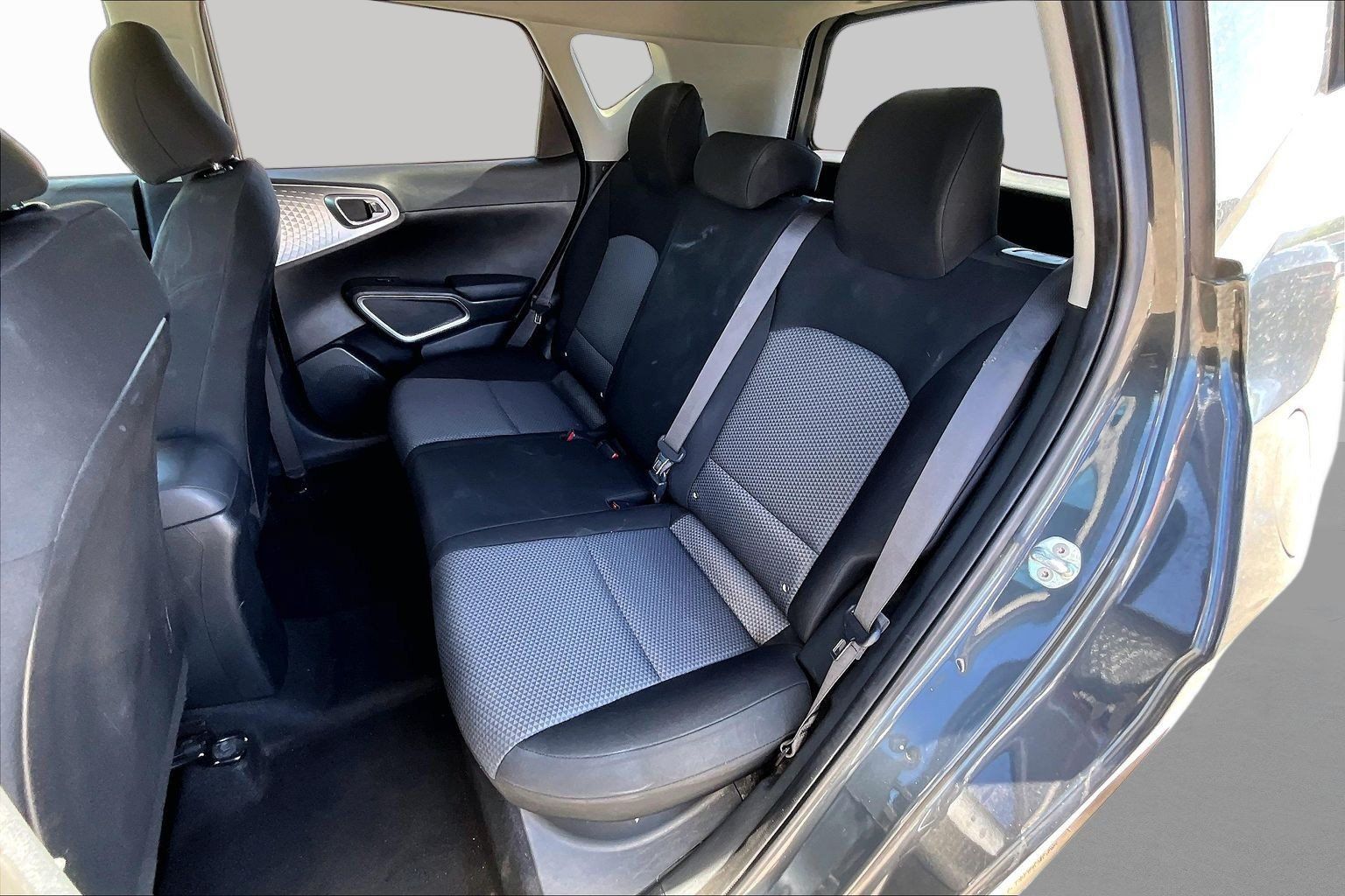 Used 2023 Kia Soul LX w/ Option Group 015 FWD image 23