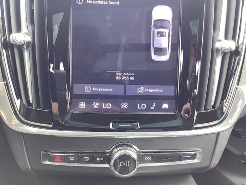 Used 2023 Volvo S90 B6 Plus AWD/4WD image 17