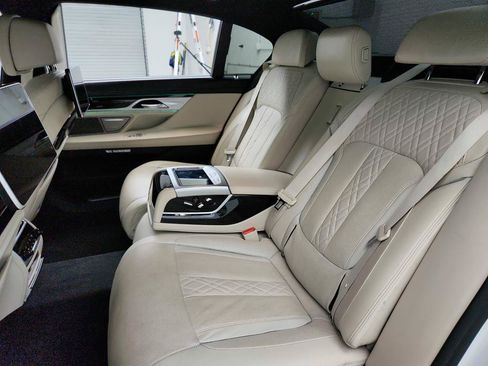 Used 2017 BMW 750i xDrive AWD/4WD image 24