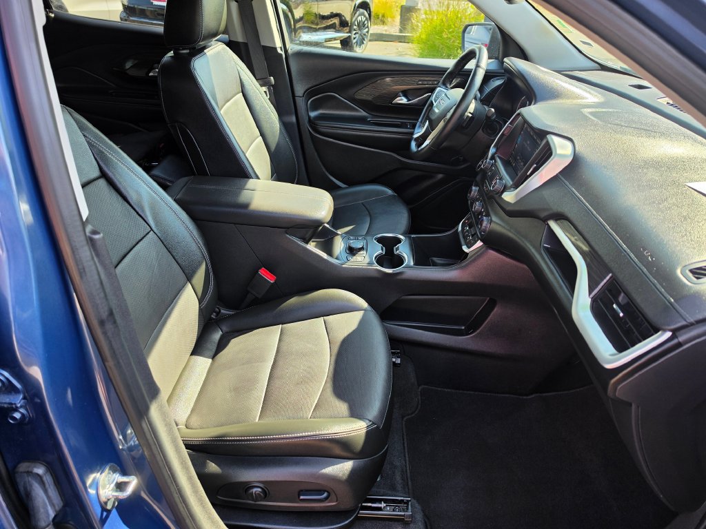 Used 2024 GMC Terrain SLT AWD/4WD image 11