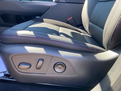 New 2025 Chevrolet Equinox EV RS w/ Convenience Package II FWD image 4